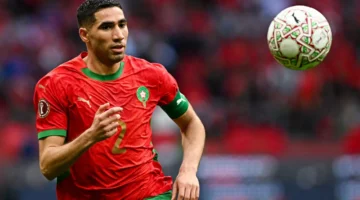 دموع حكيمي.. قبلة عاطفية بعد فوز المغرب على نيجيريا في كأن 2025